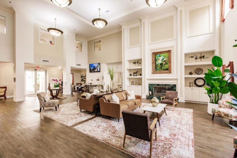 66ce0deda17ae 05 Photo 004 2367303 scaled 2 768x512