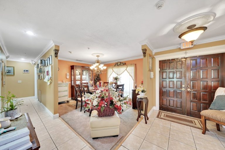 home care villas assisted living facility in coral springs 1 768x512