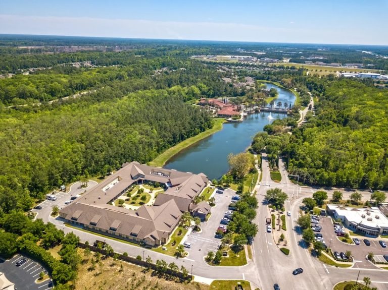 rosecastle at deerwood 1 768x575