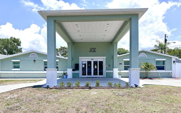 aurora garden care llc 768x479