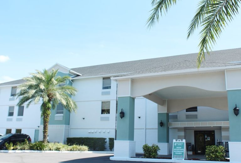 grace manor suites llc 768x520