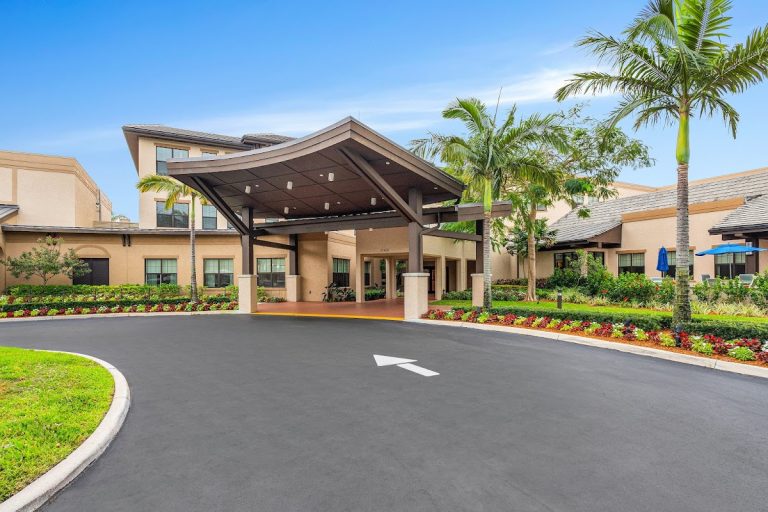 the cascades at delray senior living 768x512