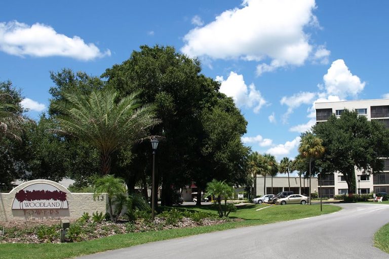 https://res.cloudinary.com/dmajpyufu/image/upload/senior-living-florida/1539/places-2.jpg