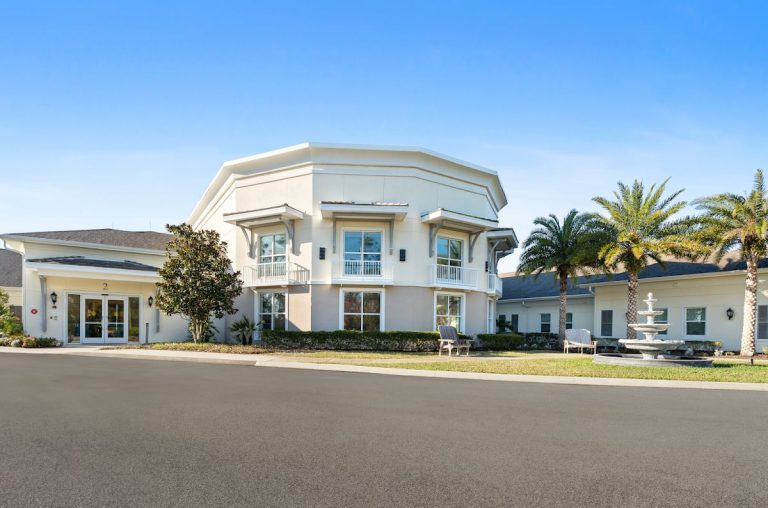 artis senior living of palm coast p3 768x508