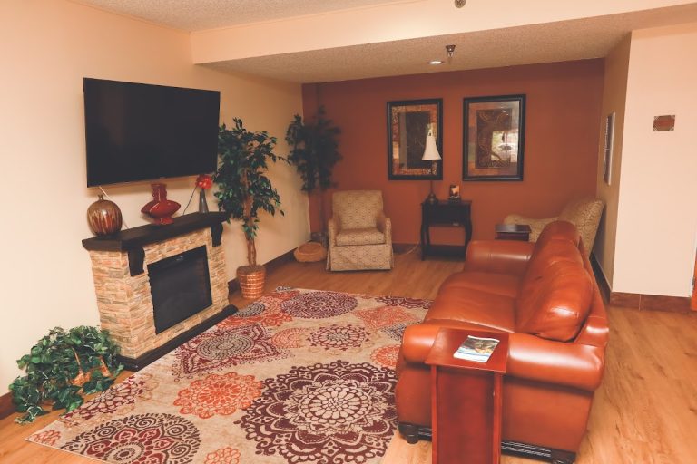 best care senior living at winter haven p3 768x512
