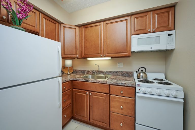 blue palms senior living at fletcher p2 768x511