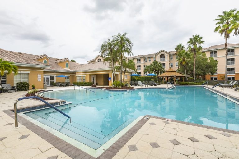 inn aston gardens at pelican pointe p4 768x512