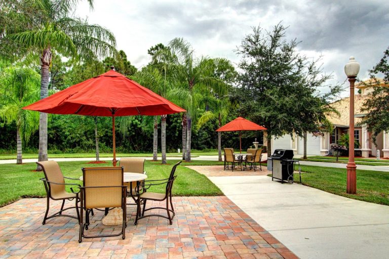 royal palm assisted living llc 768x512
