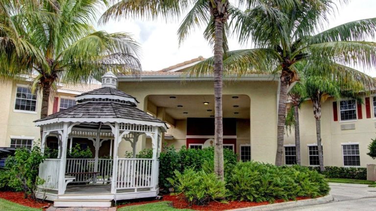 royal palm assisted living llc p4 768x432