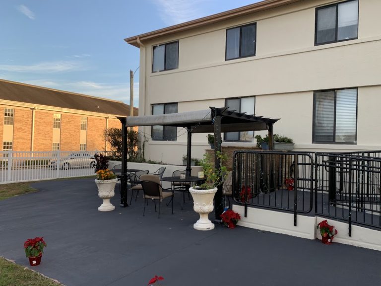 savannah manor assisted living community p2 768x576