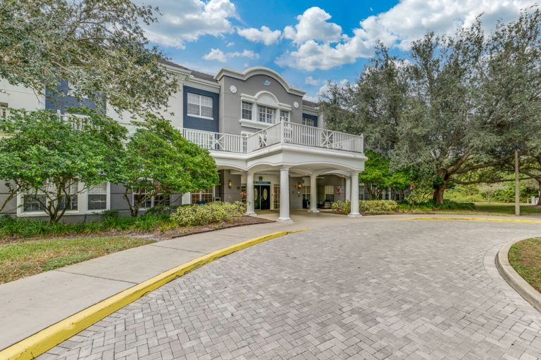 tampa gardens senior living p2 768x512