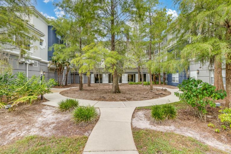 tampa gardens senior living p3 768x512