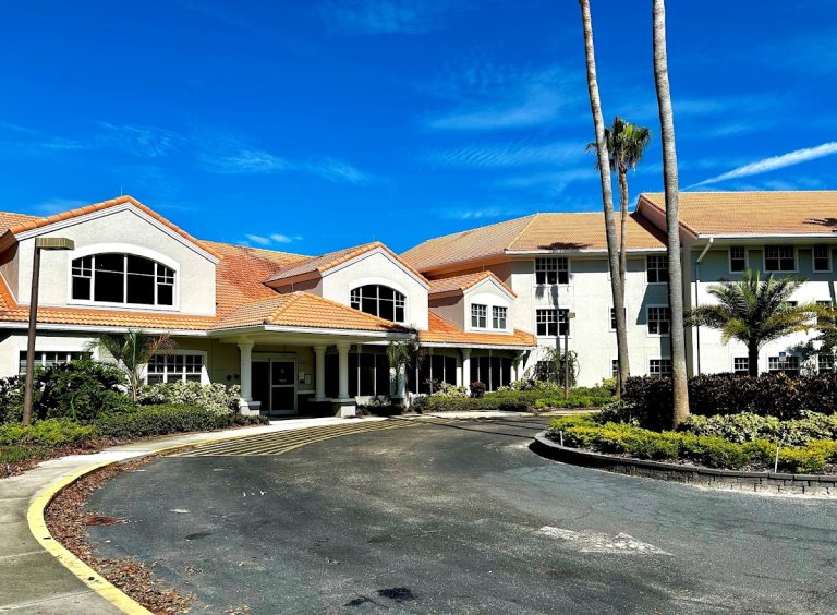 venice palms senior living llc 768x564